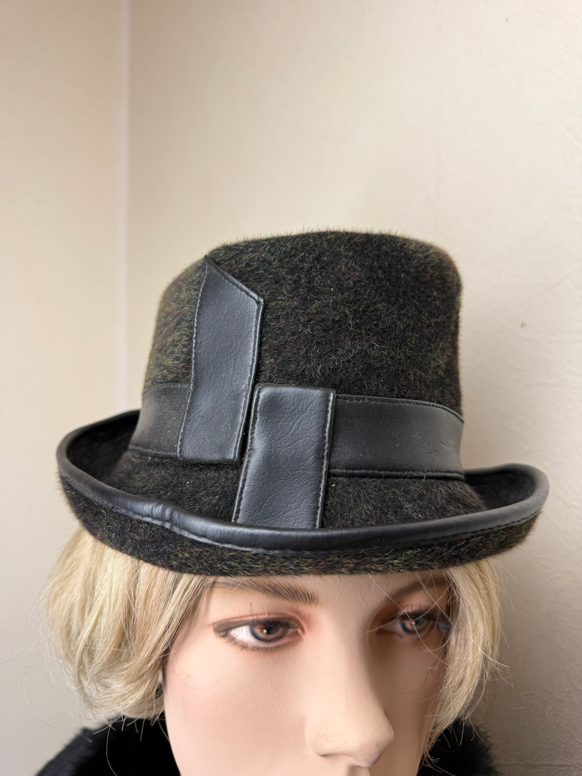 Vintage Damenhut Schwarz mit Lederband – Eleganter Retro Hut