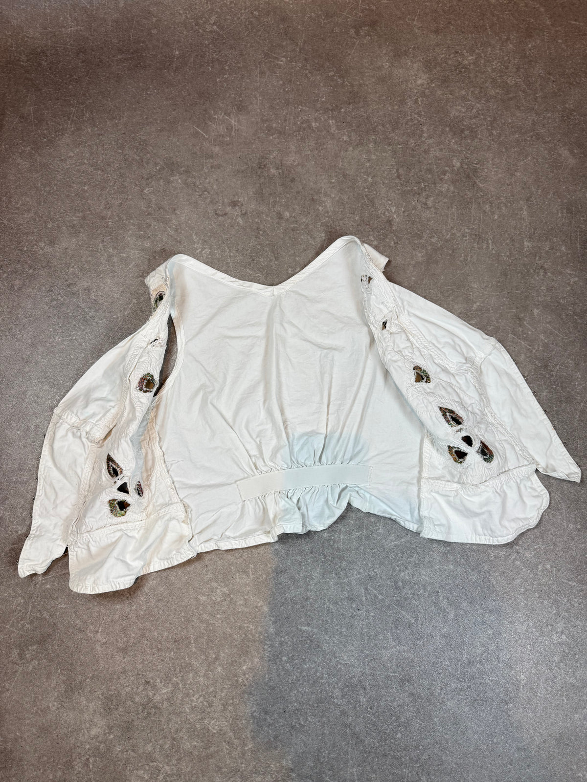 Vintage Leinen Weste Weiß mit Spitze & Applikationen – Folk Boho