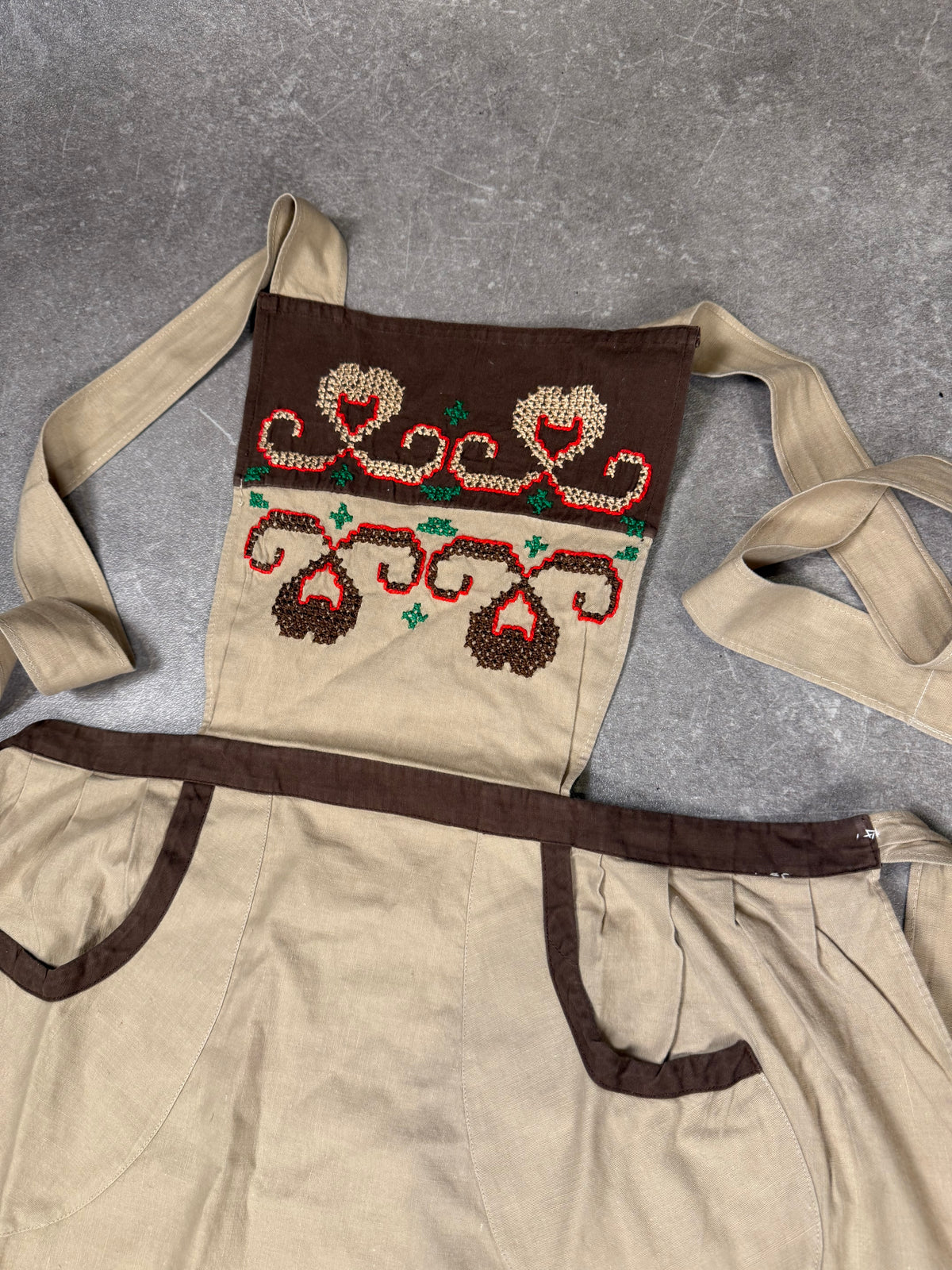 Vintage Latzschürze Damen Creme Braun Bestickt Retro Trägerschürze