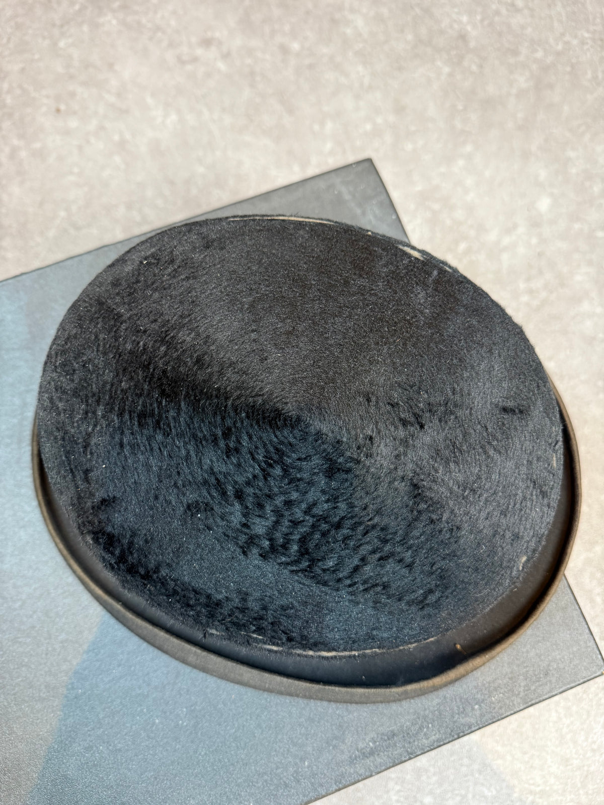 Antiker schwarzer Zylinder Top Hat Seidenzylinder Herren Hut mit Hutkoffer Vintage
