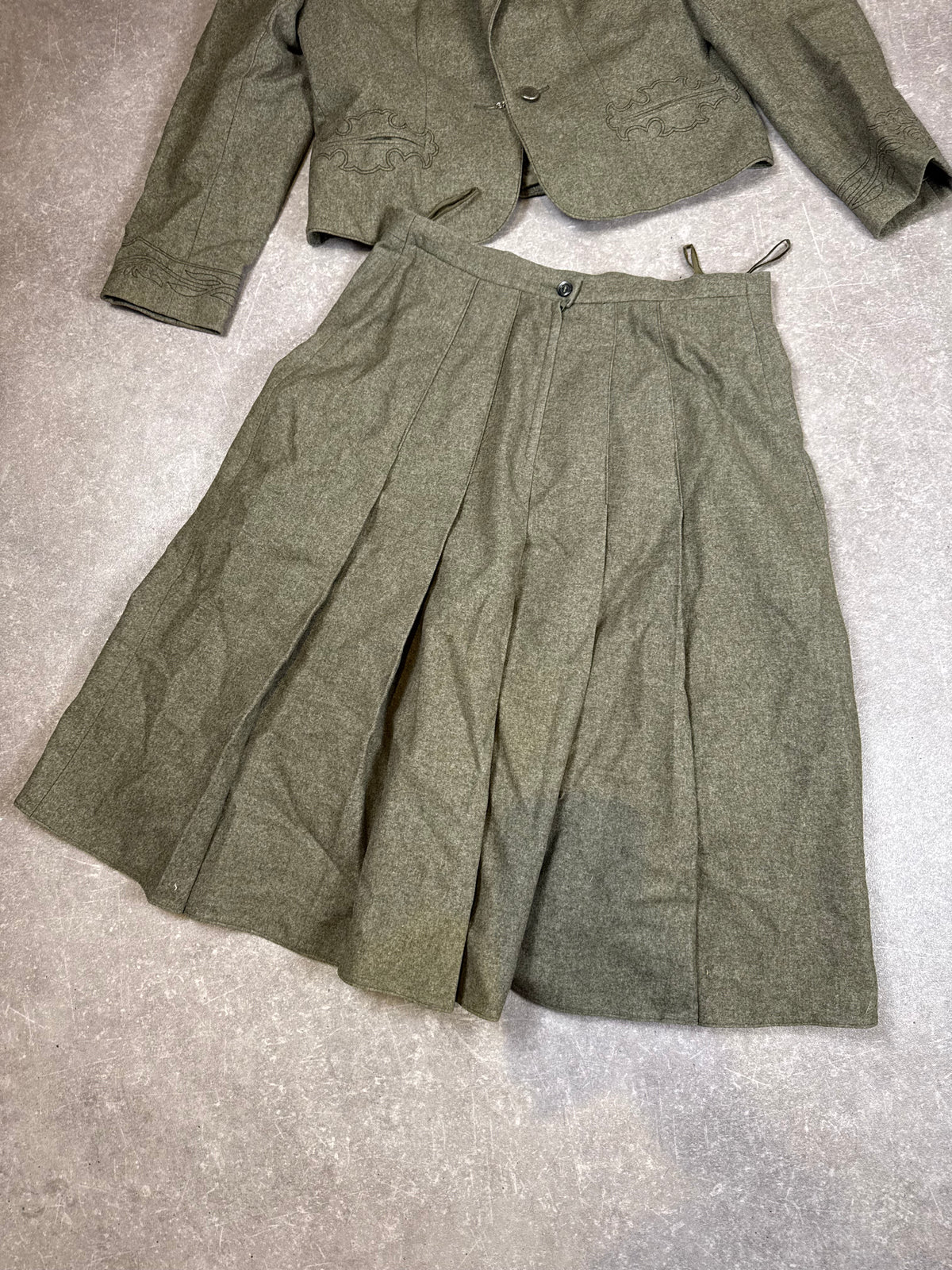 Vintage Julius Lang Damen Trachten Kostüm Schurwolle – Blazer & Faltenrock