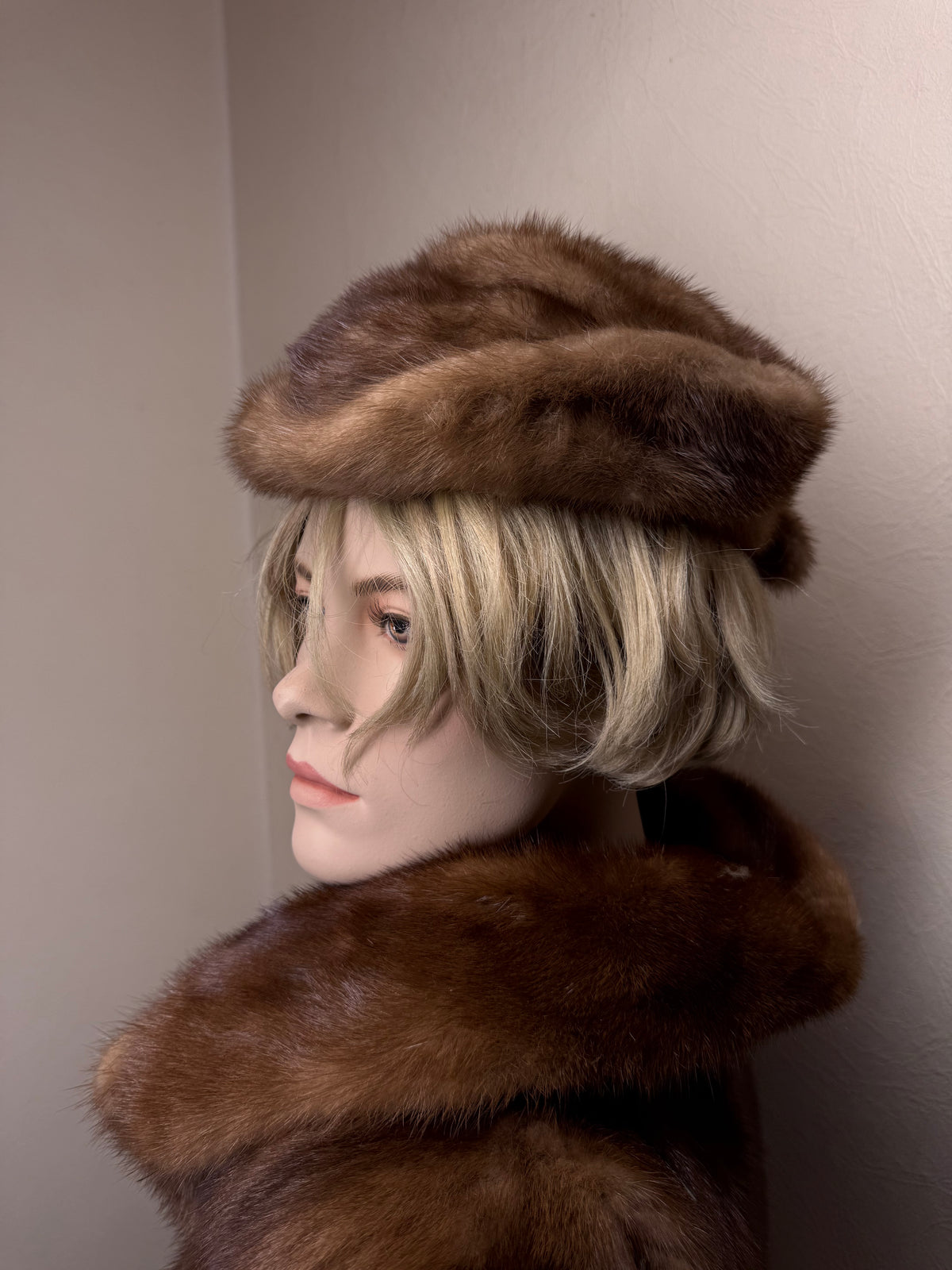 Vintage Nerz Mütze Echtpelz Braun Damen Hut mit Nerzschwanz Winter Pelzmütze Elegant