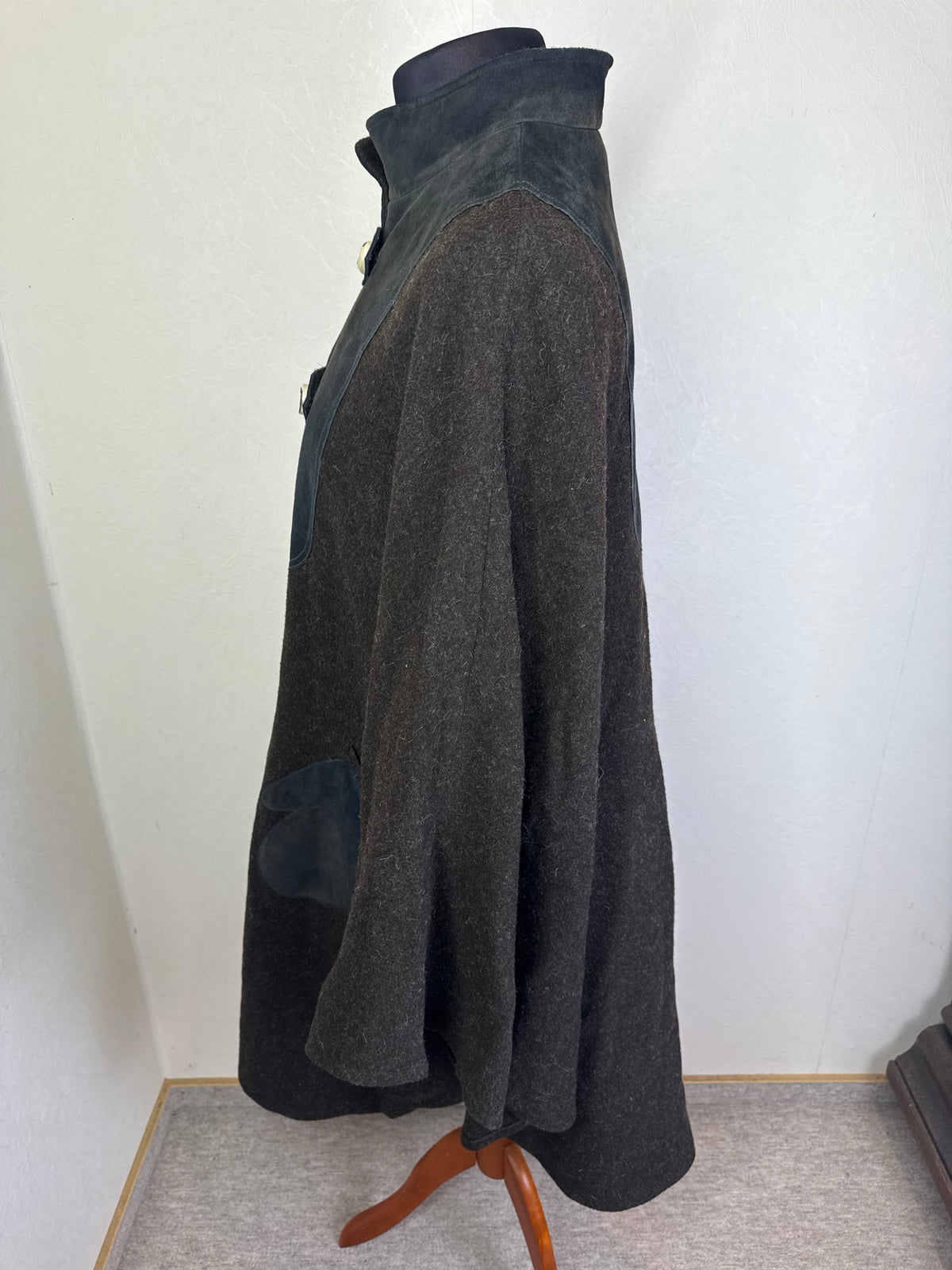 Julius Lang Trachten Cape Poncho Damen Braun Wildleder Wollcape Oversize Vintage