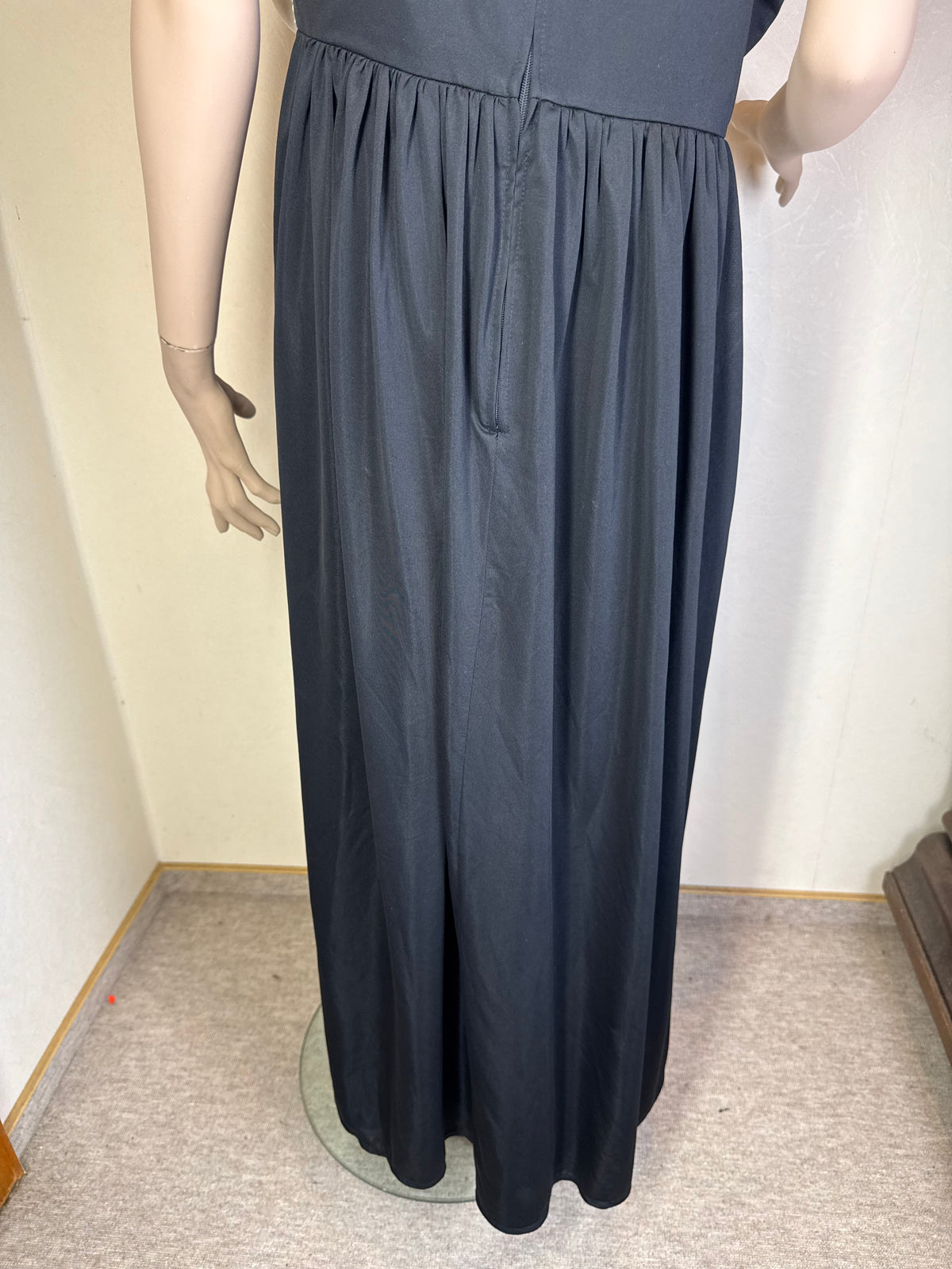Vintage Damen Abendkleid Schwarz Weiß – Langes Ballkleid mit Stoffrose