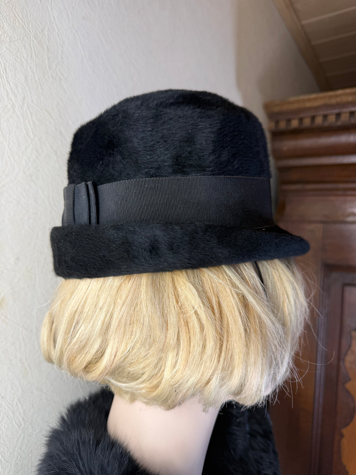 Vintage Damenhut Schwarz mit Ripsband – Eleganter Hut Mid Century