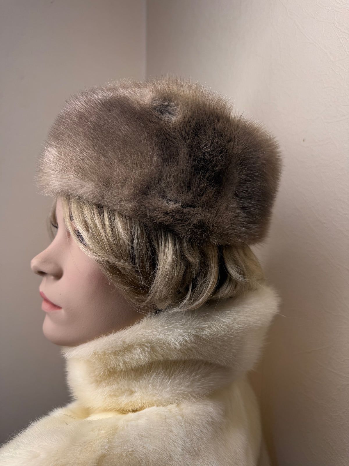 Vintage Nerz Pelzmütze Echtpelz Hellbraun Russische Wintermütze Damen Luxury Fur Hat