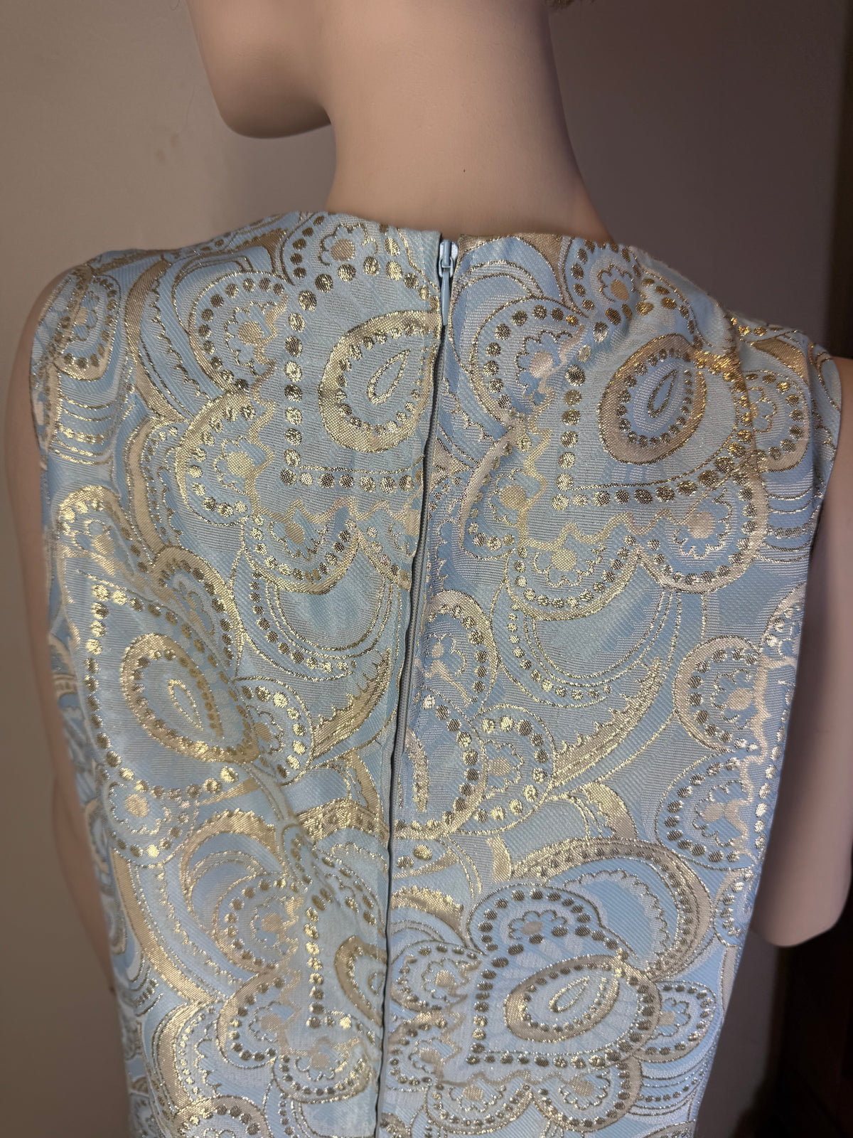 Vintage 60er/70er Maxikleid Hellblau Gold – Paisley Brokat Abendkleid