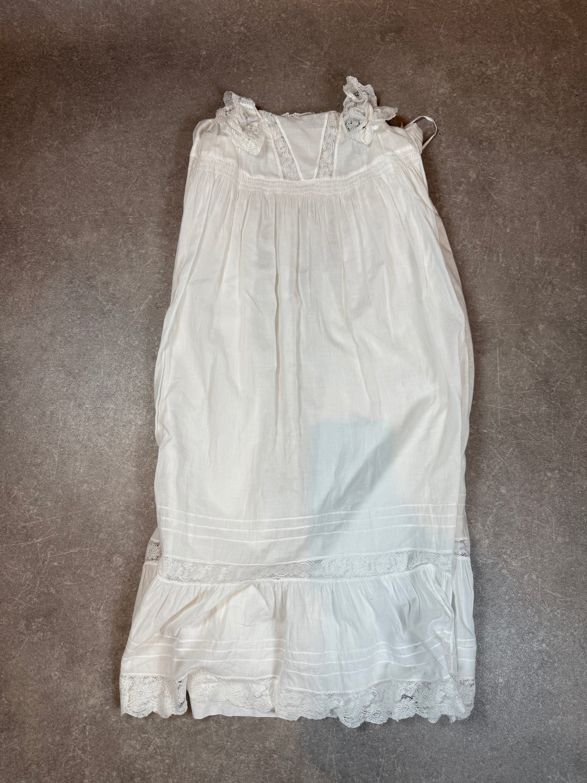 Antikes 2-teiliges Damen Nachtkleid Set Weiß – Spitze Rüschen Unterkleid Vintage