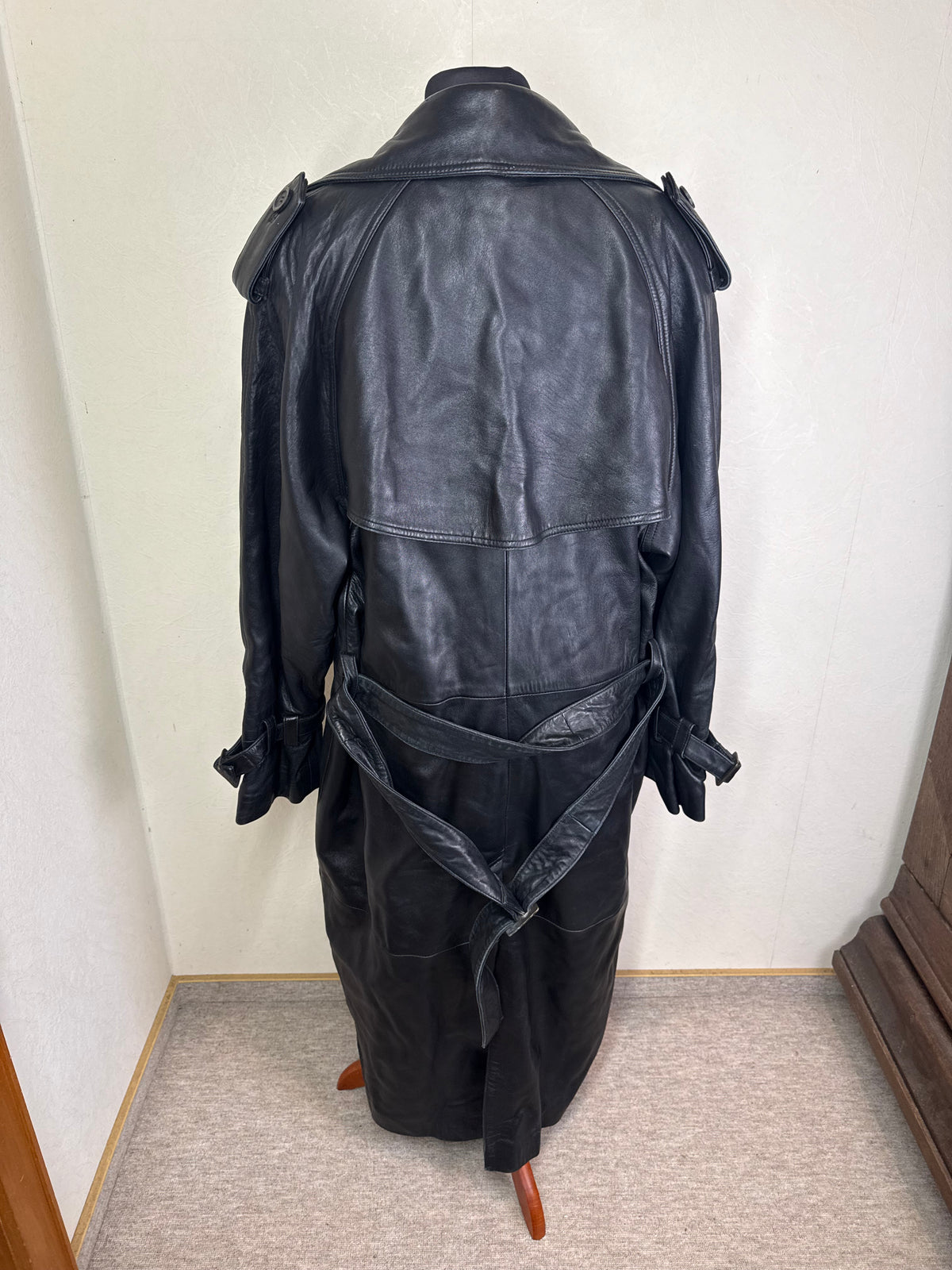 Langer Leder Mantel Damen Schwarz Vintage Trenchcoat Echtleder AB Collection Gr. L