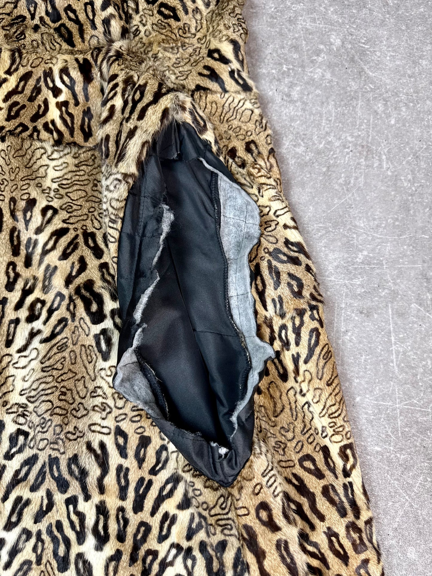 Vintage Pelzcape mit Kapuze – Leopardenmuster – Echtes Fell – Unikat