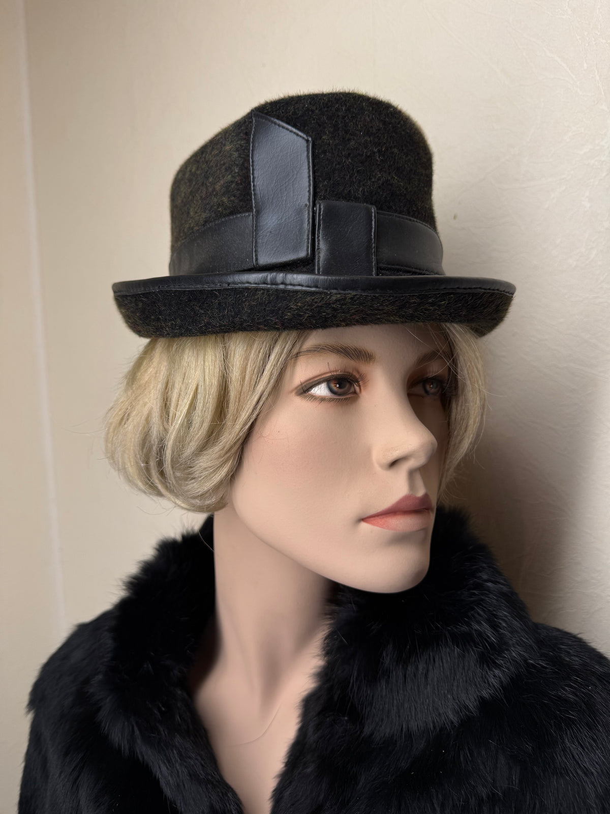 Vintage Damenhut Schwarz mit Lederband – Eleganter Retro Hut