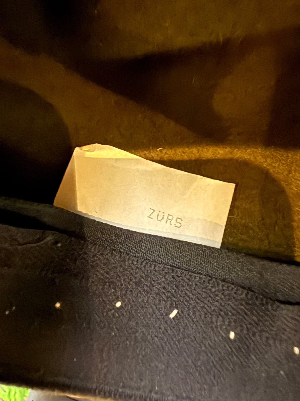 Vintage Fedora Filzhut Olivgrün mit Federbesatz – Breite Krempe