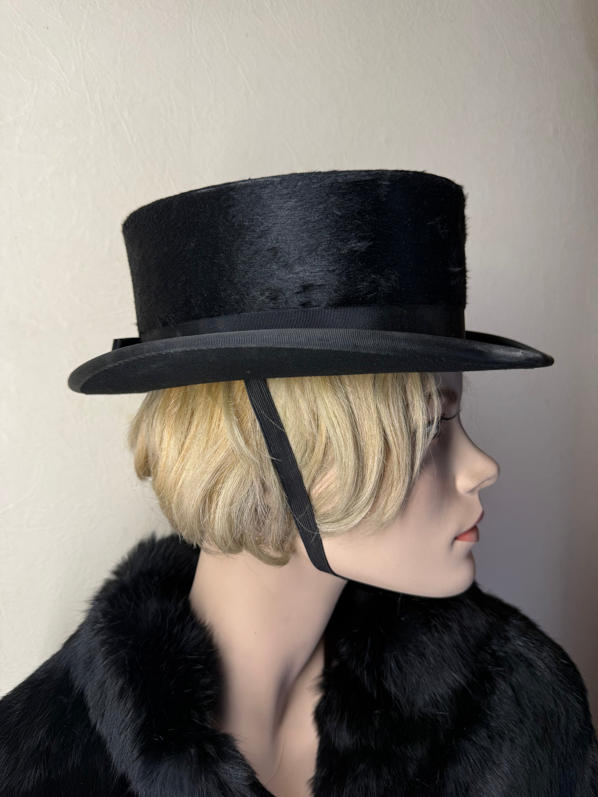 Antiker Seidenzylinder Gr. 58 Th. Beuvig Herren Top Hat mit original Hutkoffer