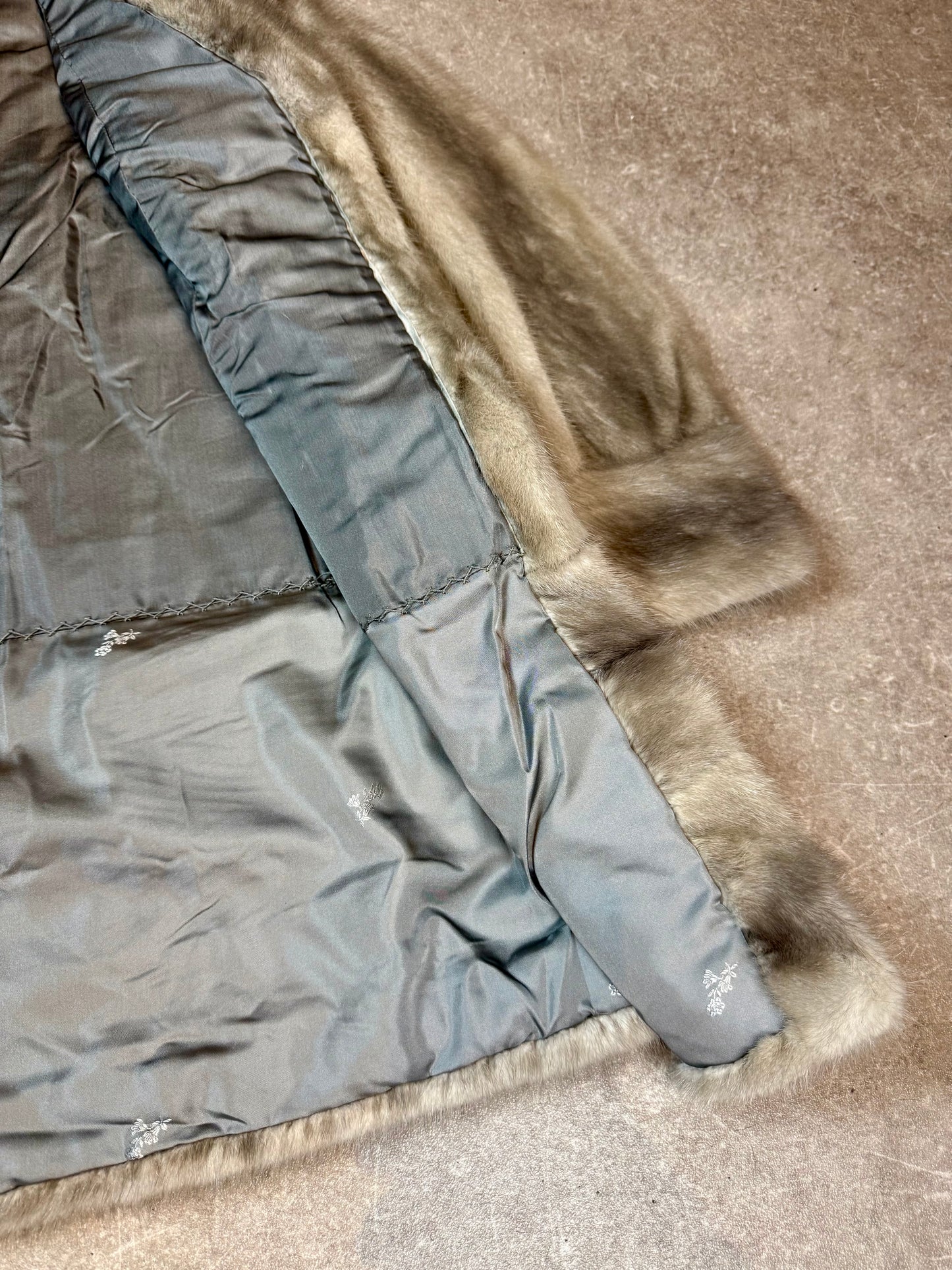 Edler Nerzmantel Silber Nerz Pelzmantel Vintage Echtpelz Grau Damen Gr. 42/44