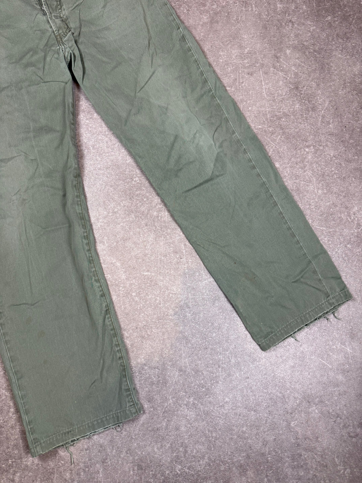 Levi’s 501 Vintage Jeans W36 L34 – Olivgrün Button Fly