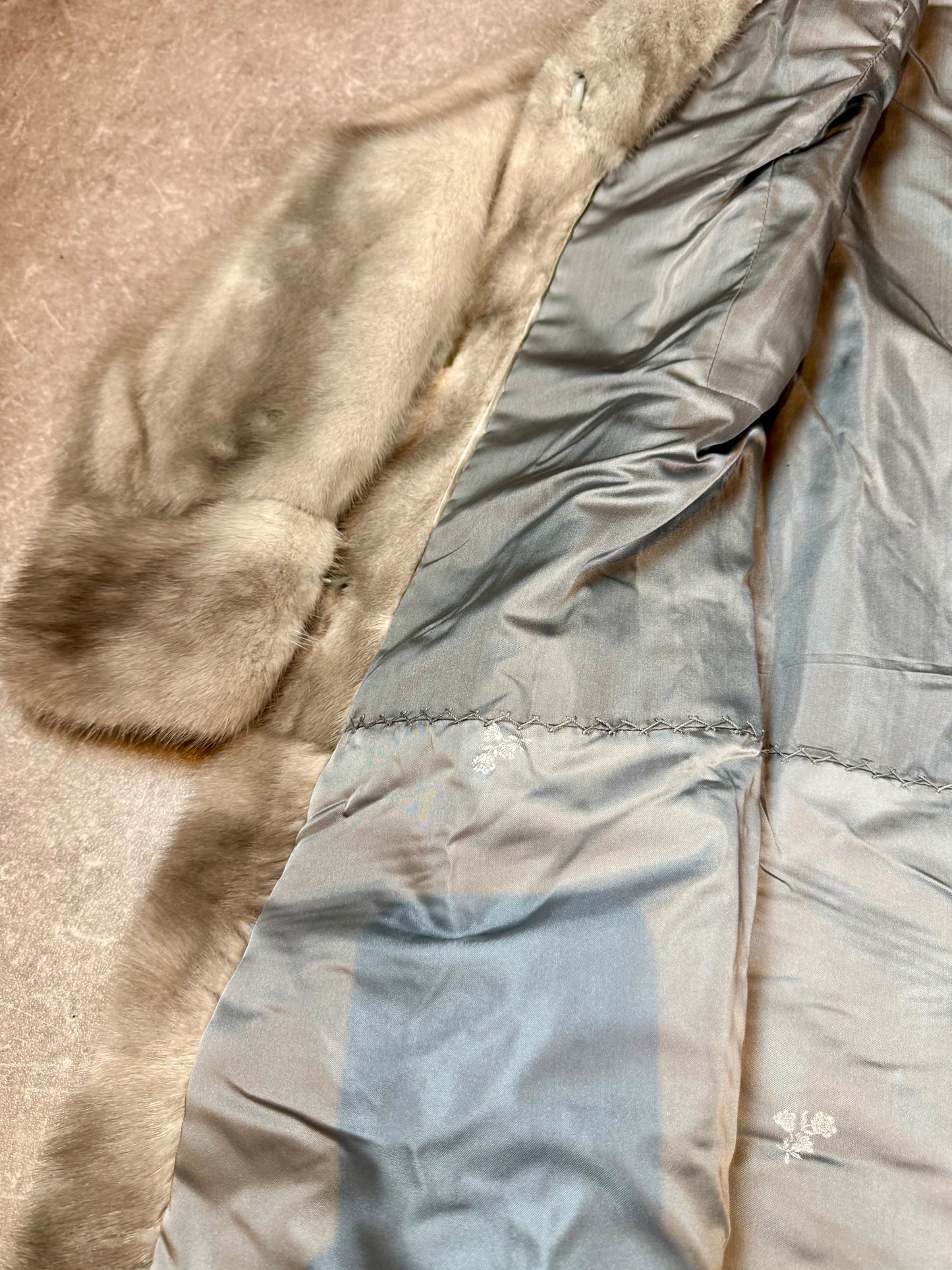 Edler Nerzmantel Silber Nerz Pelzmantel Vintage Echtpelz Grau Damen Gr. 42/44