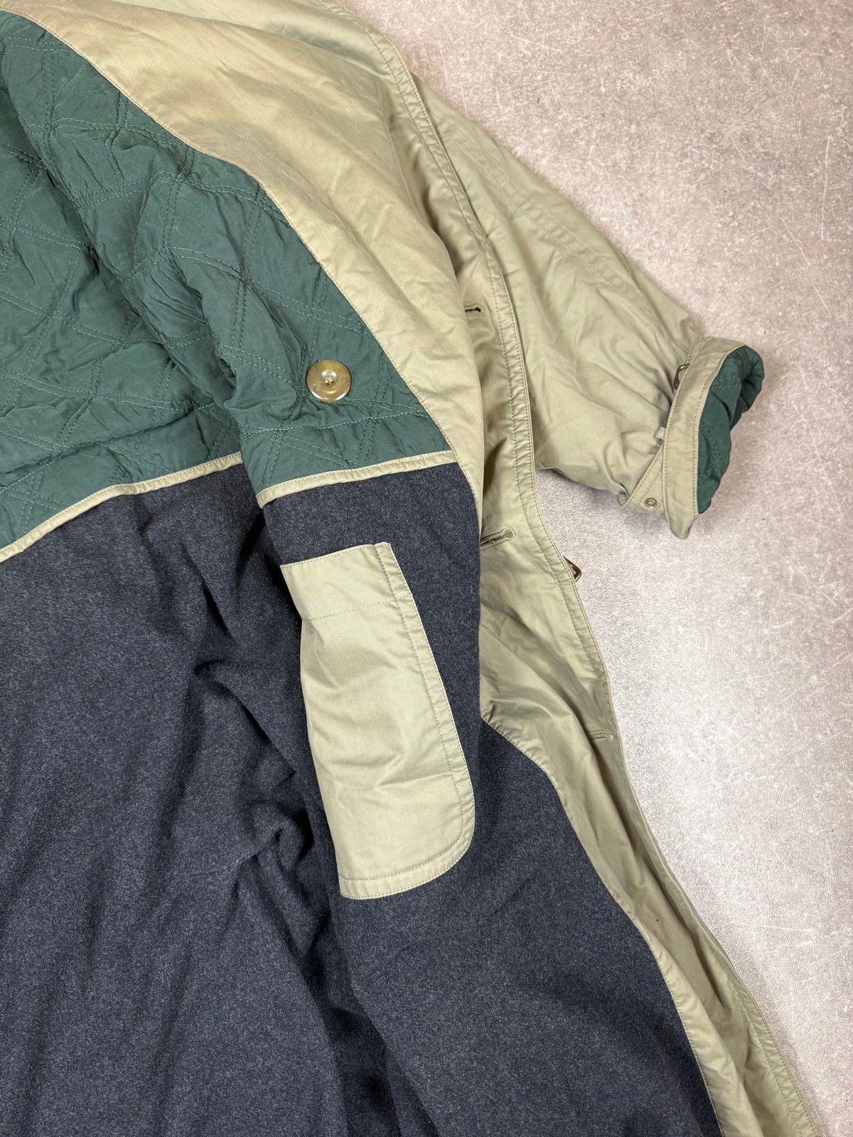 Vintage Hugo Boss Trenchcoat Herren Beige – Gefütterter Regenmantel Doppelreiher