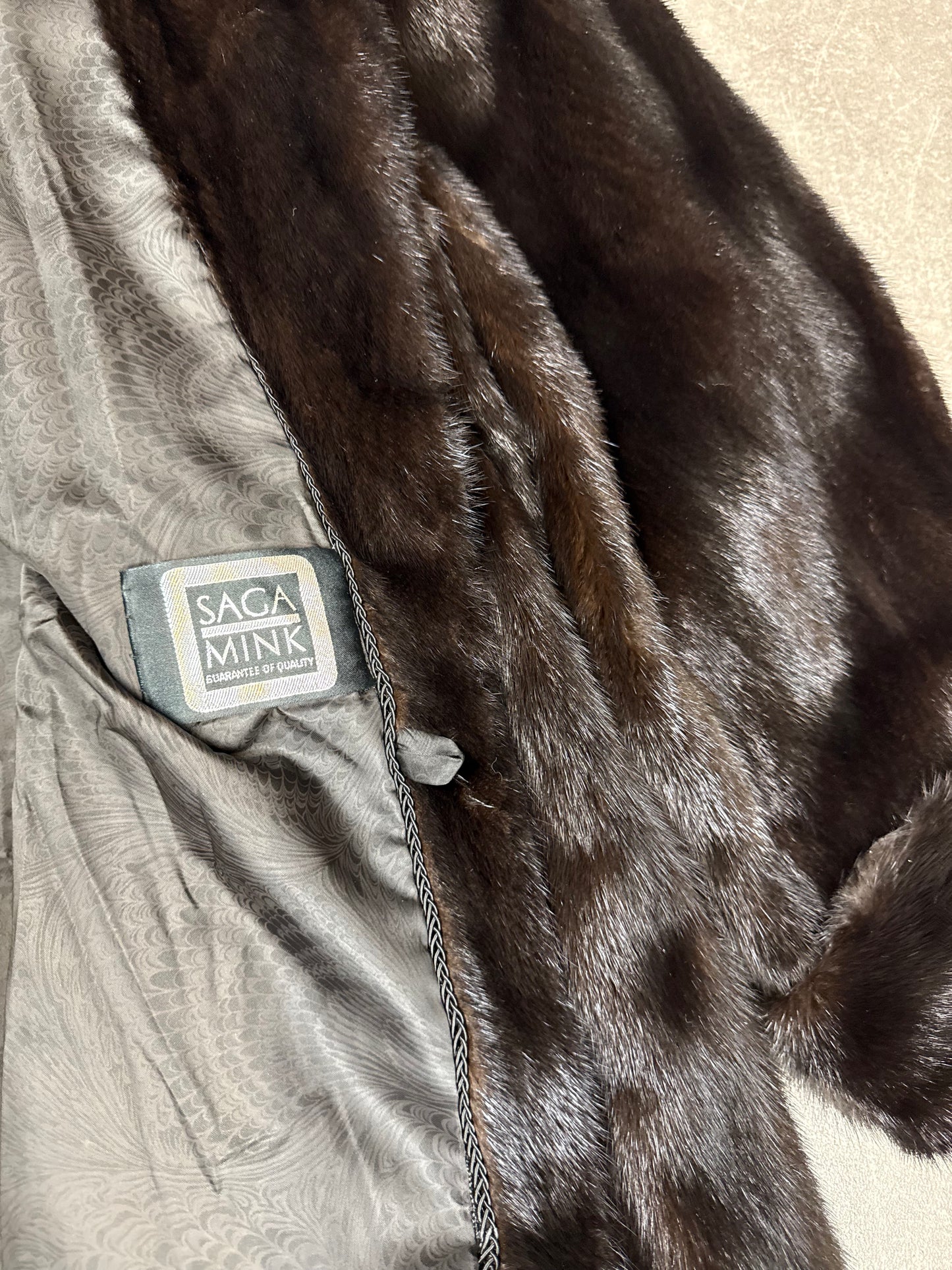 Vintage SAGA MINK Nerzmantel Echtpelz Dunkelbraun Damen Pelzmantel Luxus Klassisch