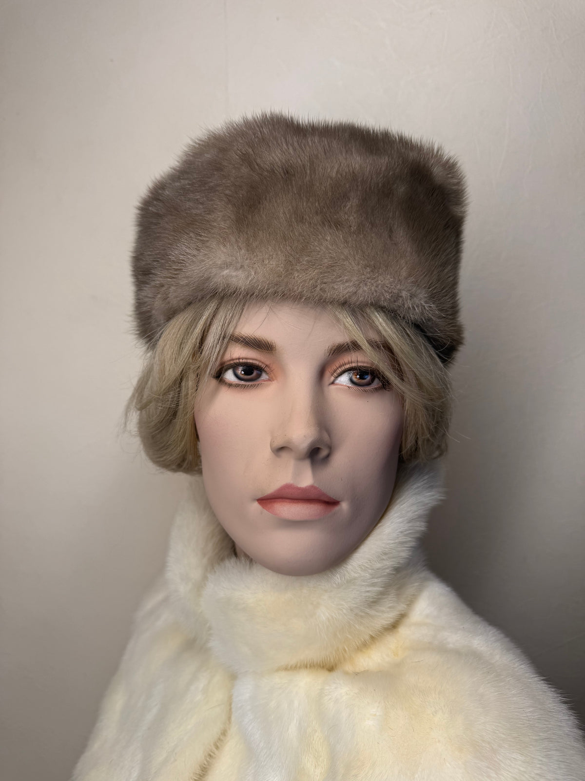 Vintage Nerz Pelzmütze Echtpelz Hellbraun Russische Wintermütze Damen Luxury Fur Hat