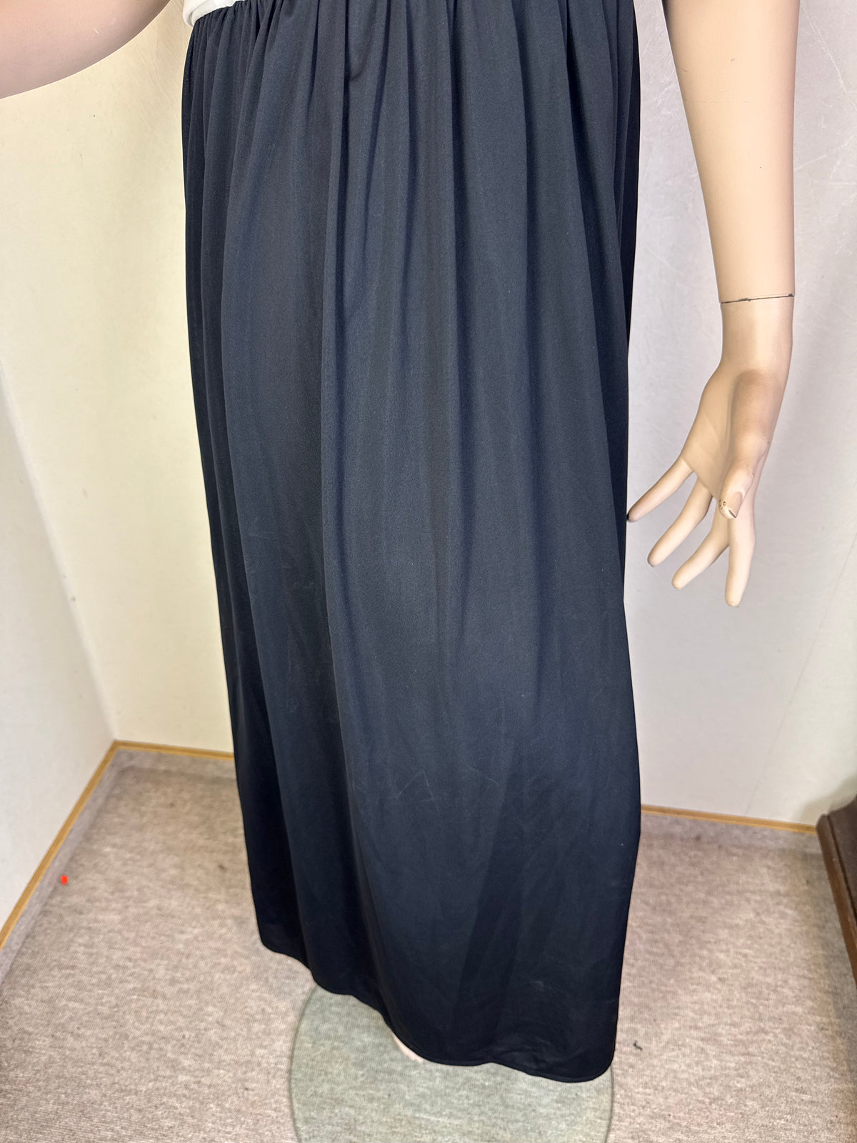 Vintage Damen Abendkleid Schwarz Weiß – Langes Ballkleid mit Stoffrose