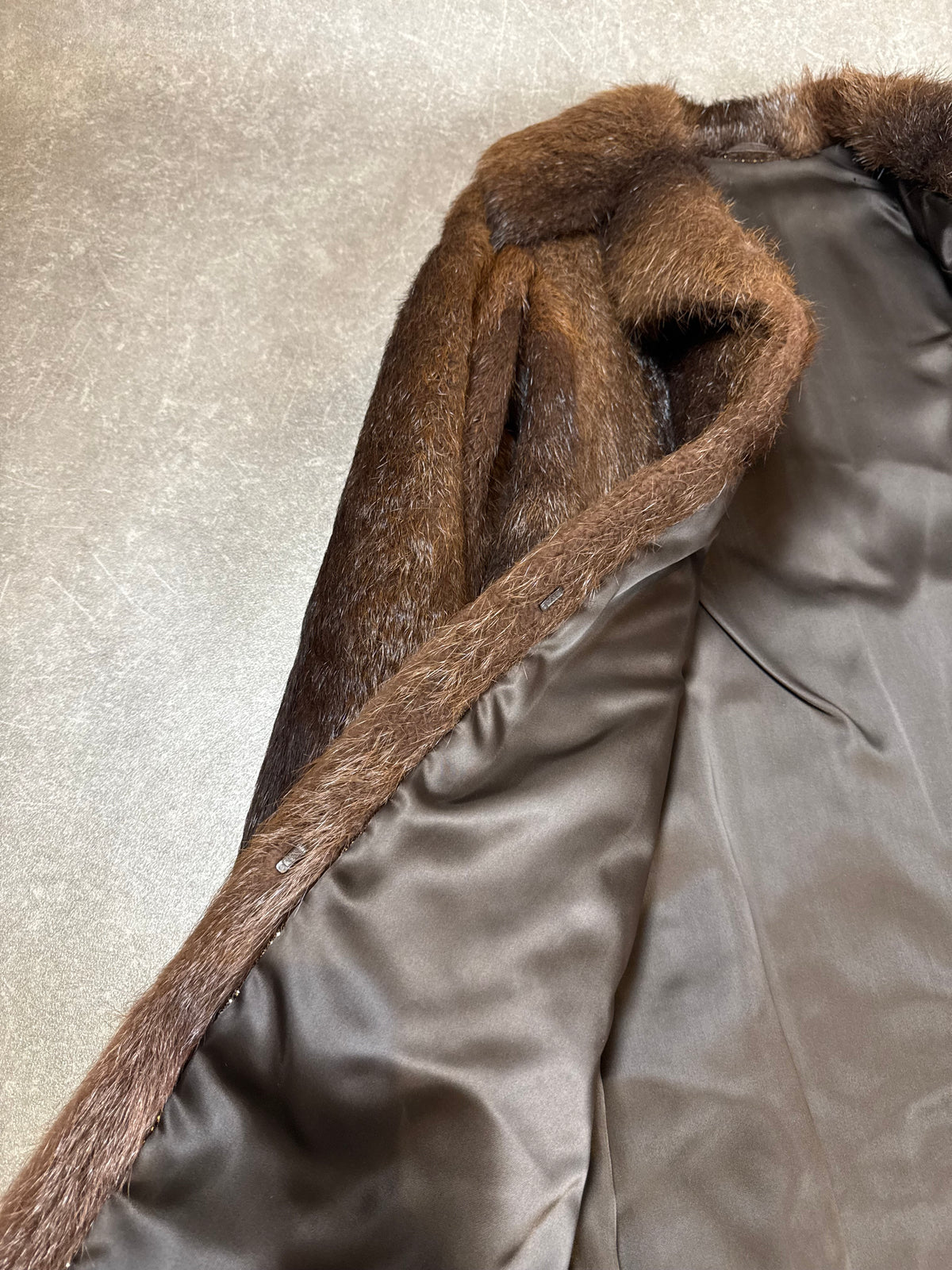 Vintage Nutria Pelzmantel Damen Braun – Echter Pelz Langmantel 115 cm