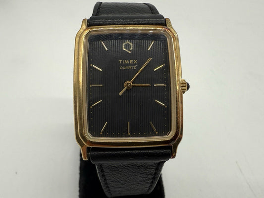 TIMEX QUARTZ VINTAGE SCHWARZES ZIFFERBLATT NEUE BATTERIE